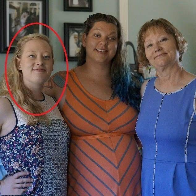 特工击毙连开了三枪击中面部家人悲痛开元棋牌37岁美国女诗人遭ICE(图2) 特工击毙连开了三枪击中面部家人悲痛开元棋牌37岁美国女诗人遭ICE(图2)